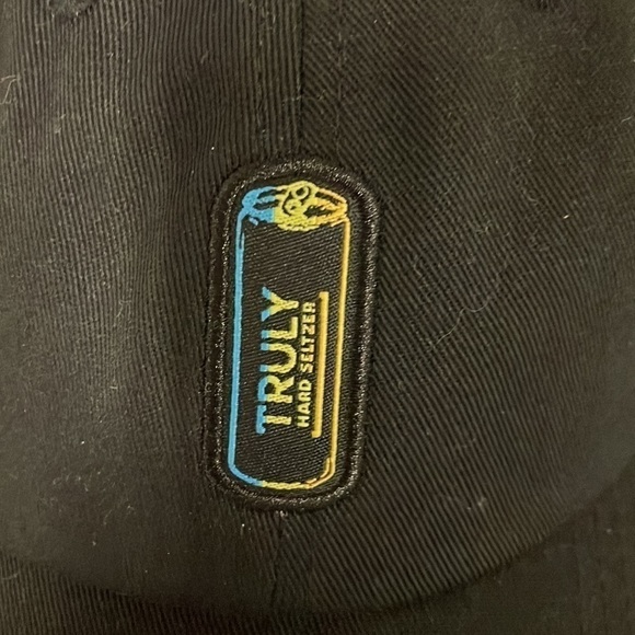 Truly HARD SELTZER Baseball cap - Picture 2 of 7